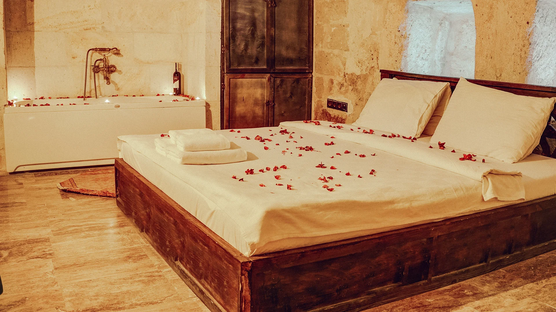 Duru Deluxe Jacuzzi Suite